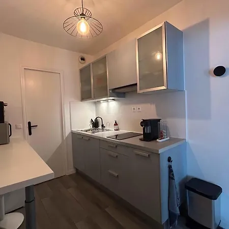 28 M2 Near Chateau De *