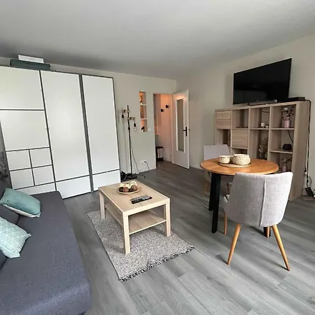 28 M2 Near Chateau De *